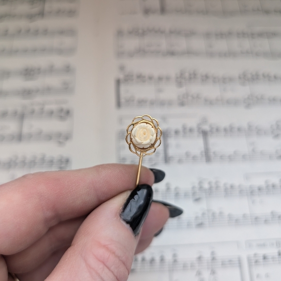 Vintage Gold and Cream Brooch Pin - Picture 5 of 6